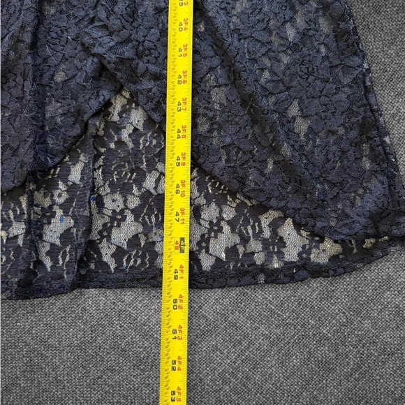 Black Lace Open Back Evening Dress - Picture 5 of 6